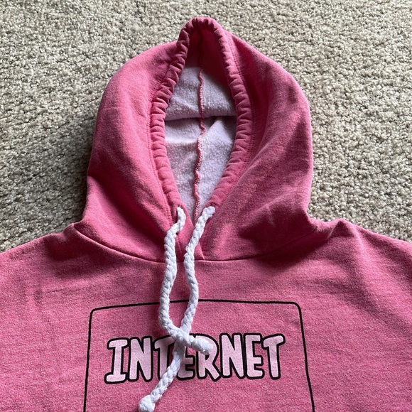 ✨Internet and Pizza Cropped Hoodie✨ - Picture 4 of 12